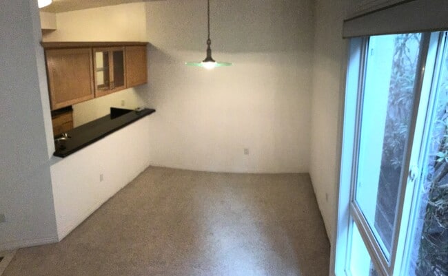 Área de comedor - 3721 Jasmine Ave