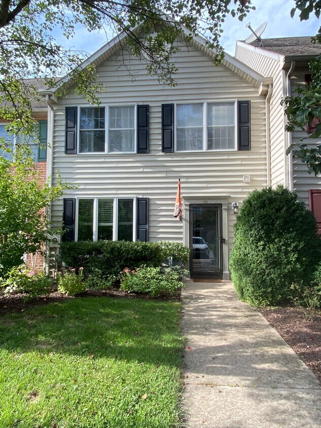 211 Morningside Dr, Falling Waters, WV 25419 Townhome Rentals in