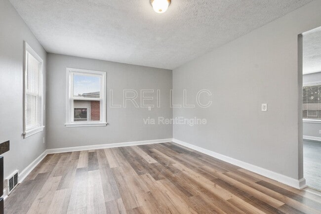 Foto del edificio - 7729 Bluebonnet Rd