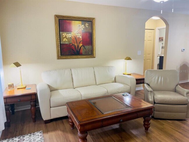 Foto del edificio - 8815 Manor Loop