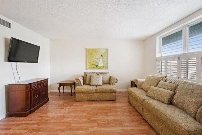 Building Photo - 2565 S Ocean Blvd