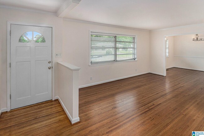Building Photo - 3137 Woodhaven Dr