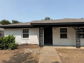 Building Photo - 2506 Normont Cir