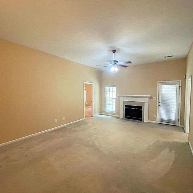 Building Photo - 2148 Sylvan Lake Dr