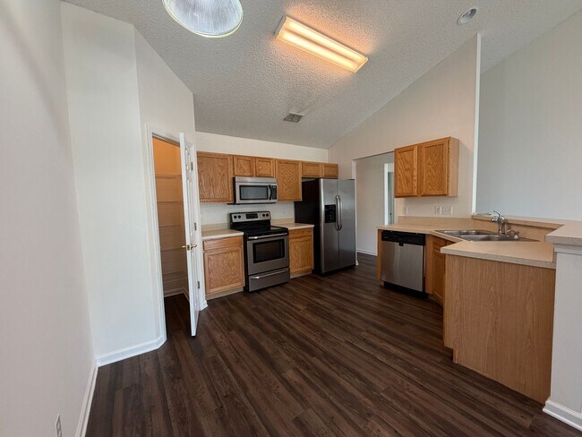 Building Photo - $1495.00 - Duplex Palm Coast - Freshly updated