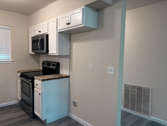 Building Photo - Newly remodeled four bedroom home in Noble