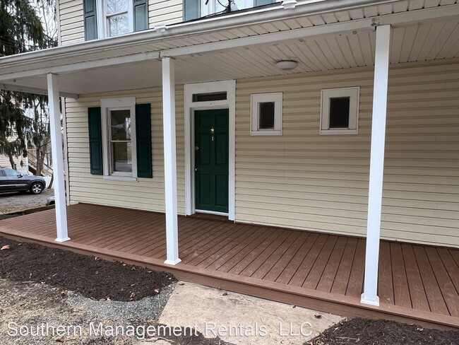 Building Photo - 4 br, 1 bath House - 411 Chestnut St  #1