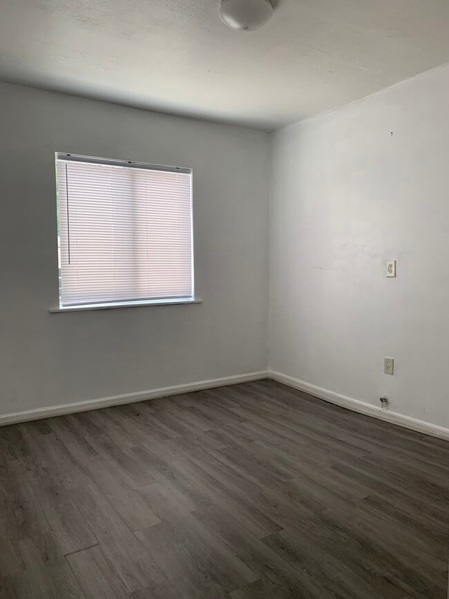 Photo - 4524 Willowbrook Blvd House