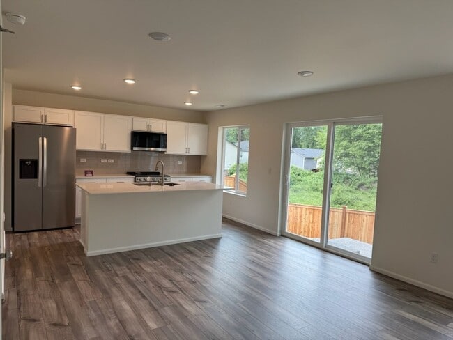 Building Photo - Sulton brand new home - 3 bedroom, 2.5 bath with 2 car garage - Available NOW!