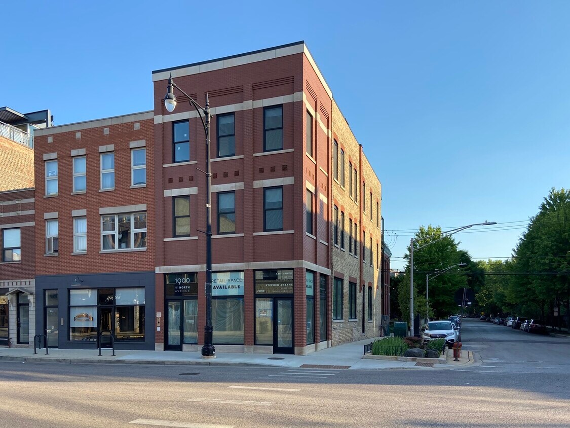 Primary Photo - 1900 W North Ave