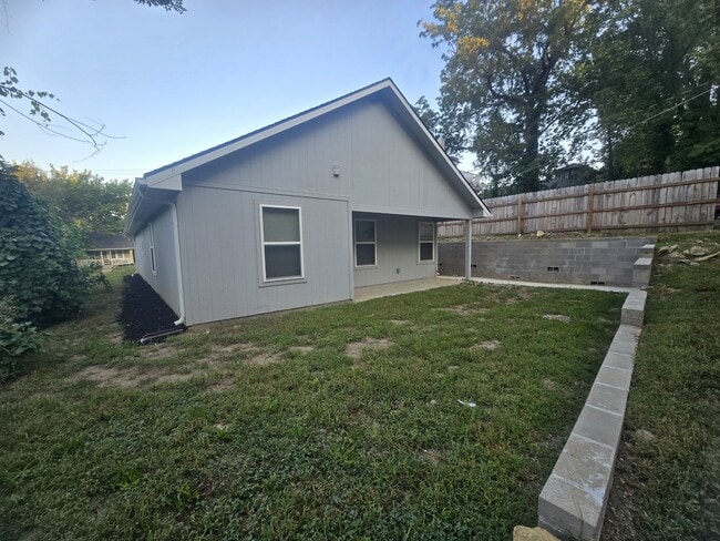 Building Photo - 4939 Woodland Ave