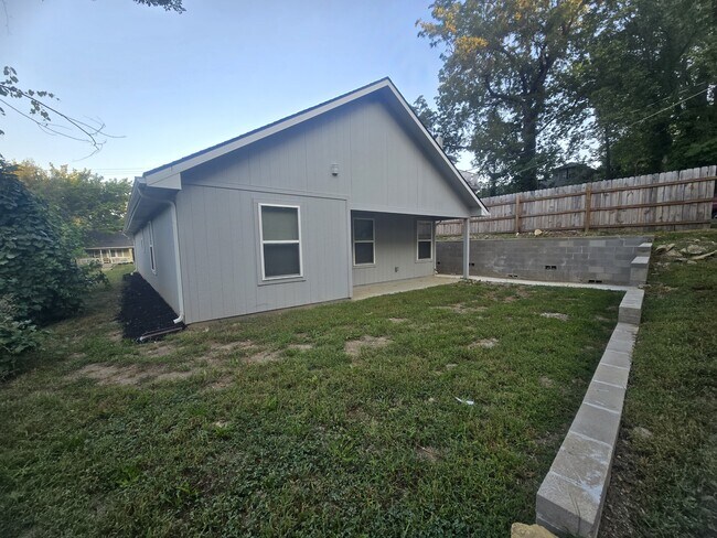 Foto del edificio - 4939 Woodland Ave
