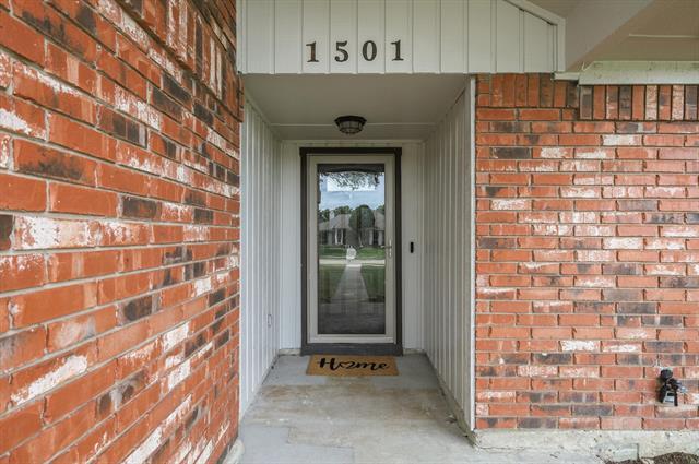 Building Photo - 1501 Springaire Ln