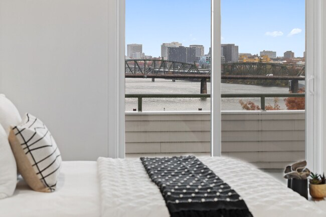 Foto del edificio - 305 SW Montgomery St