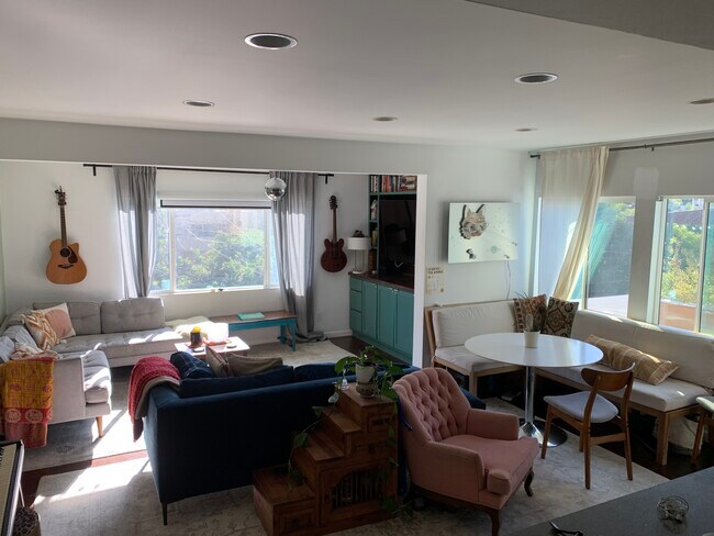 Foto del edificio - 6215 Monterey Rd