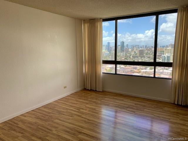 Building Photo - 2499 Kapiolani Blvd