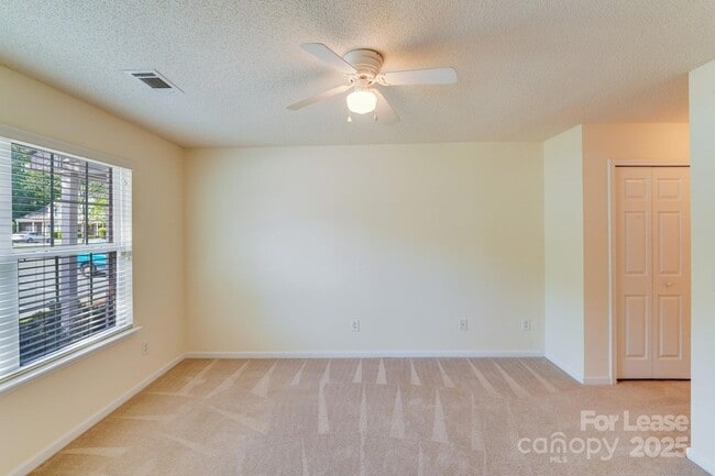 Building Photo - 17125 Greenlawn Hills Ct