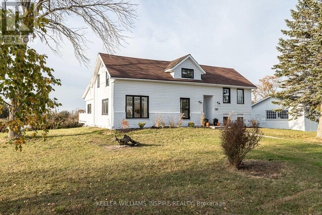 Building Photo - 3048 Victoria Rd