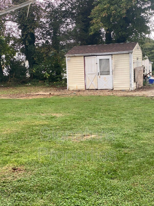 335 Linden Ave, Buena Vista, VA 24416 House Rental in Buena Vista, VA