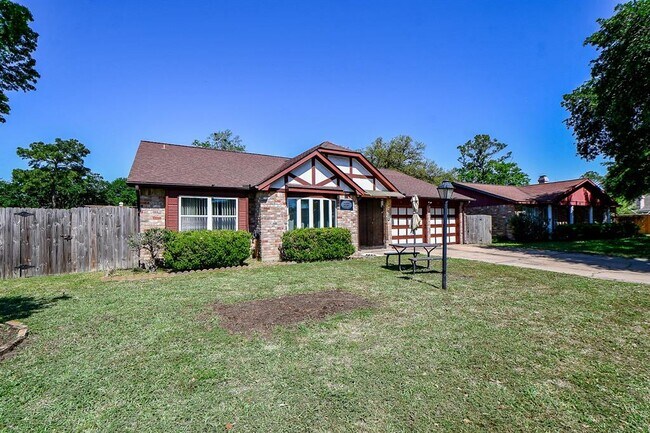Foto del edificio - 9014 Mellow Brook Dr