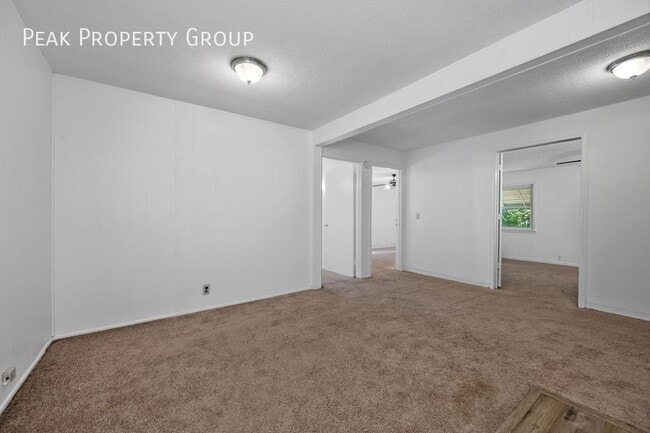 Foto del edificio - 2533 Ravine St