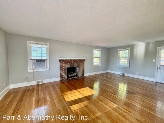 Foto del edificio - 4 br, 1.5 bath House - 3116 Woodlawn Avenue