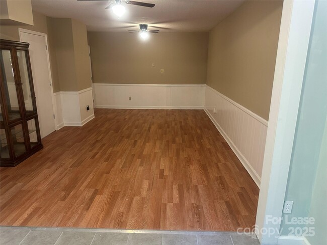 Building Photo - 1122 Autumnwood Ln