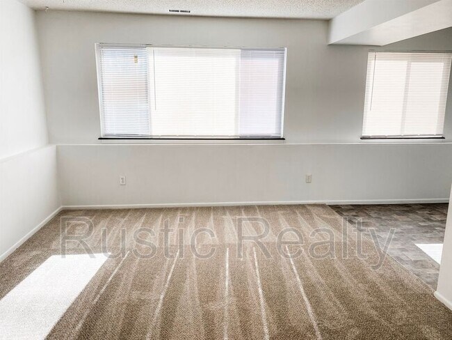 Foto del edificio - 5545 Bowden Loop