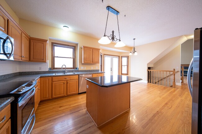 Foto del edificio - 17325 Candlewood Pkwy