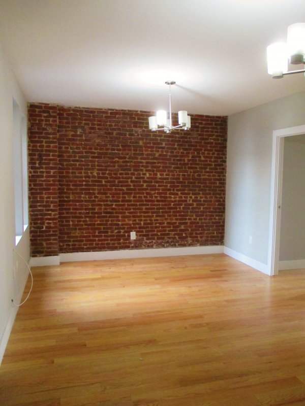 Building Photo - 554 W 181st St