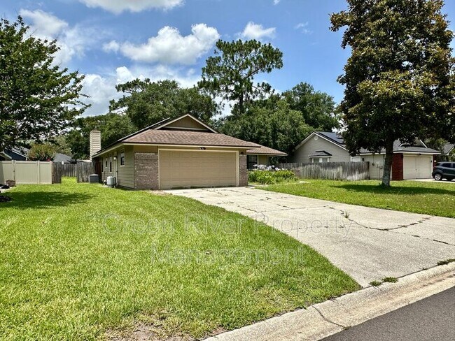 Building Photo - 3288 Deerfield Pointe Dr