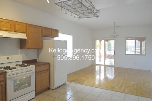 Building Photo - 5401 Caballo Ct NE