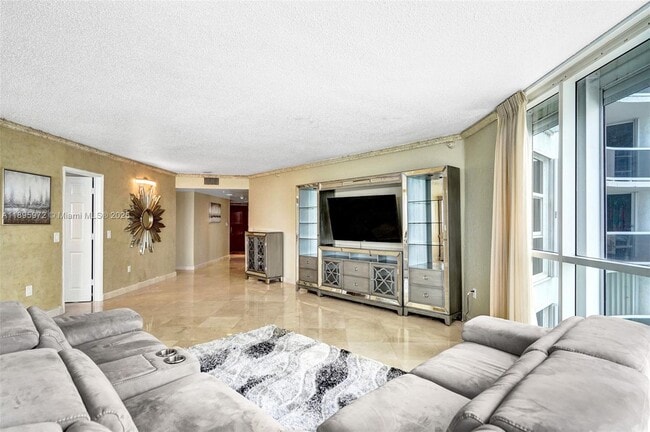 Foto del edificio - 16711 Collins Ave