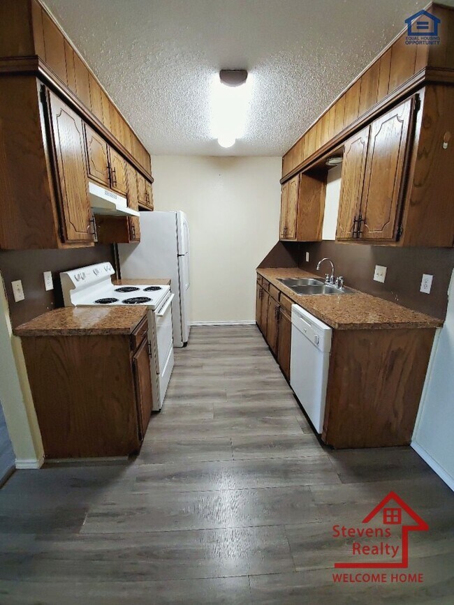 Foto del edificio - 2111 NW Lindy Ave