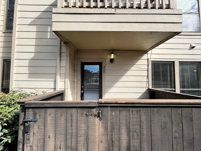 Foto del edificio - 2277 S Kirkwood Rd