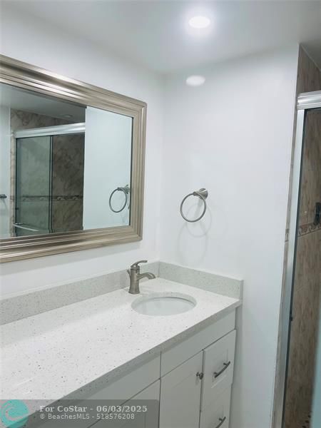 Foto del edificio - 8515 Sunrise Lakes Blvd