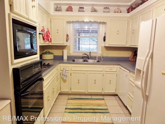 Foto del edificio - 4 br, 2 bath House - 174 NW Harris Lake Drive