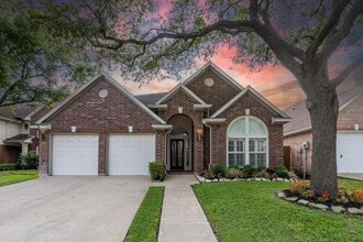 Building Photo - 1211 Campton Ct