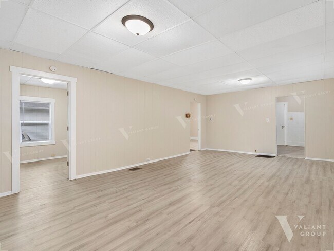 Building Photo - Cozy Bungalow-Style, Two-bedroom, One-Bath...