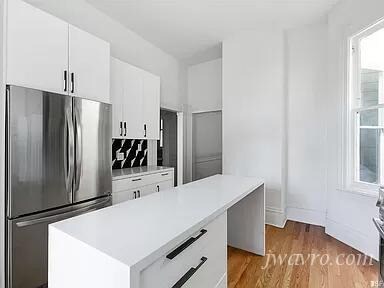 Foto del edificio - 1556 Grove St