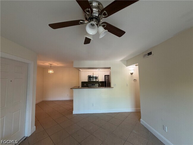 Foto del edificio - 2925 Winkler Ave