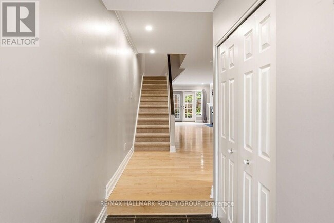 Building Photo - 47 Rideau Terrace