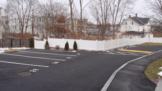 Building Photo - 20 W Rosseter St