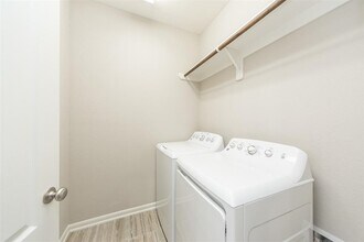 Building Photo - 5626 Verona Ridge Dr