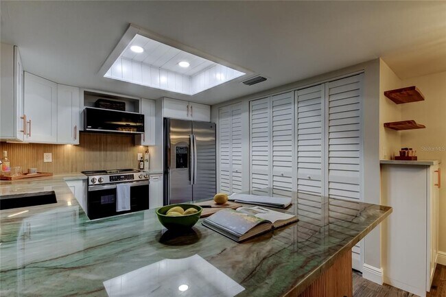 Foto del edificio - 2673 Sabal Springs Cir