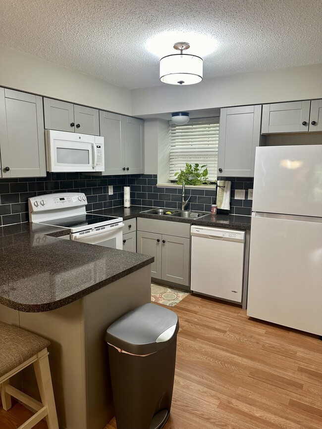 Building Photo - 2218 Canyonlands Dr