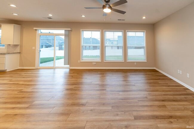 Building Photo - 5621 Camden Dr