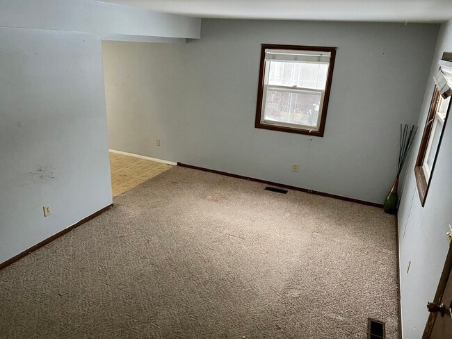 Building Photo - 621 W Brickville Rd