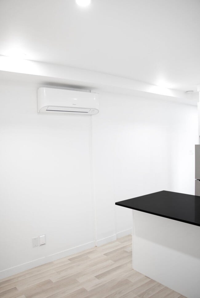Photo du bâtiment - 5695 Rue Saint-Jacques