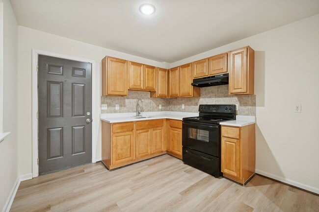 Foto del edificio - 219 S Cecil St